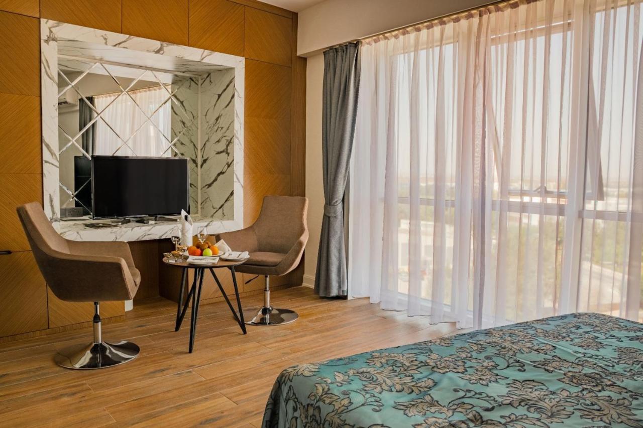 Novel Centre Point Hotel Фамагуста Экстерьер фото