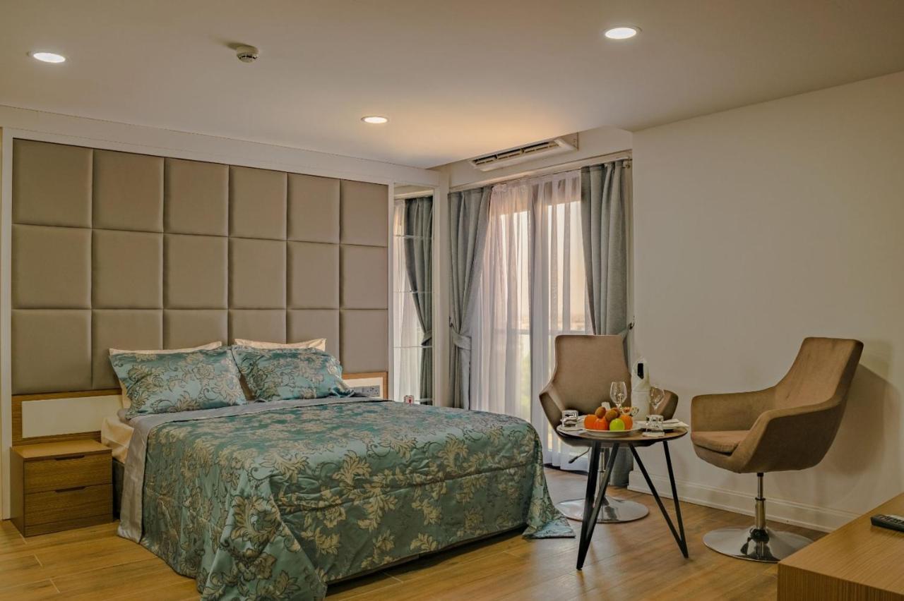 Novel Centre Point Hotel Фамагуста Экстерьер фото