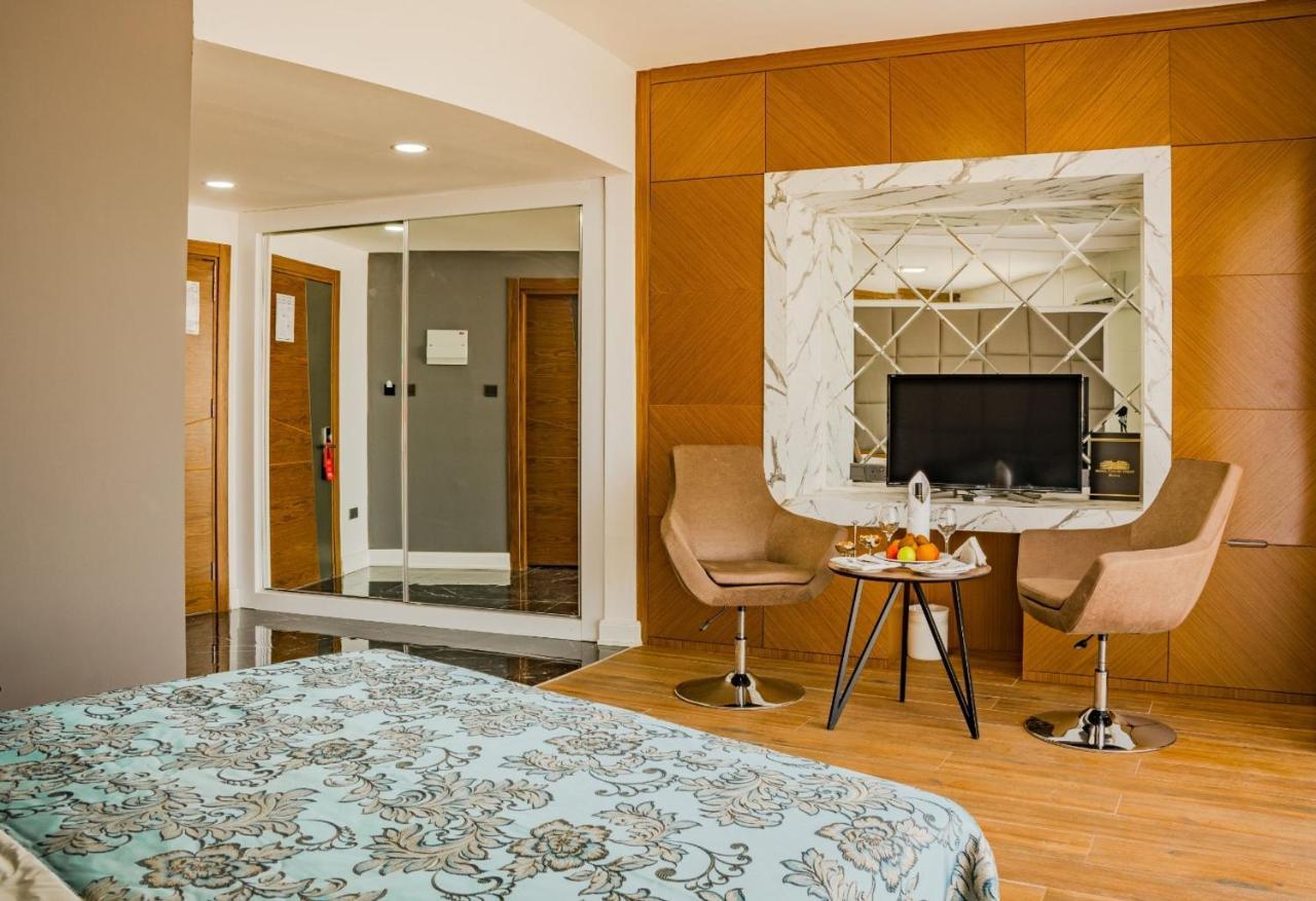 Novel Centre Point Hotel Фамагуста Экстерьер фото