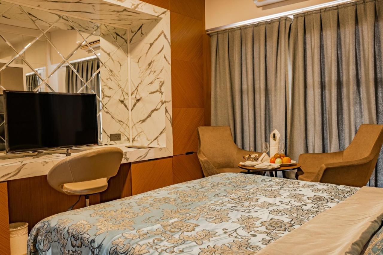 Novel Centre Point Hotel Фамагуста Экстерьер фото
