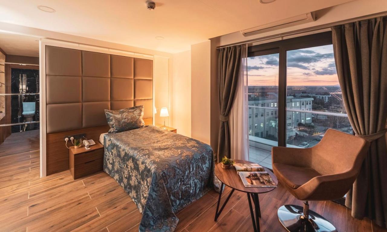 Novel Centre Point Hotel Фамагуста Экстерьер фото
